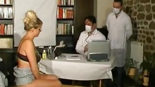 chez le gyneco pour une jolie MILF francaise